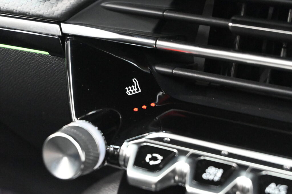 街乗りからお出かけまで！プジョー 2008 GTの魅力