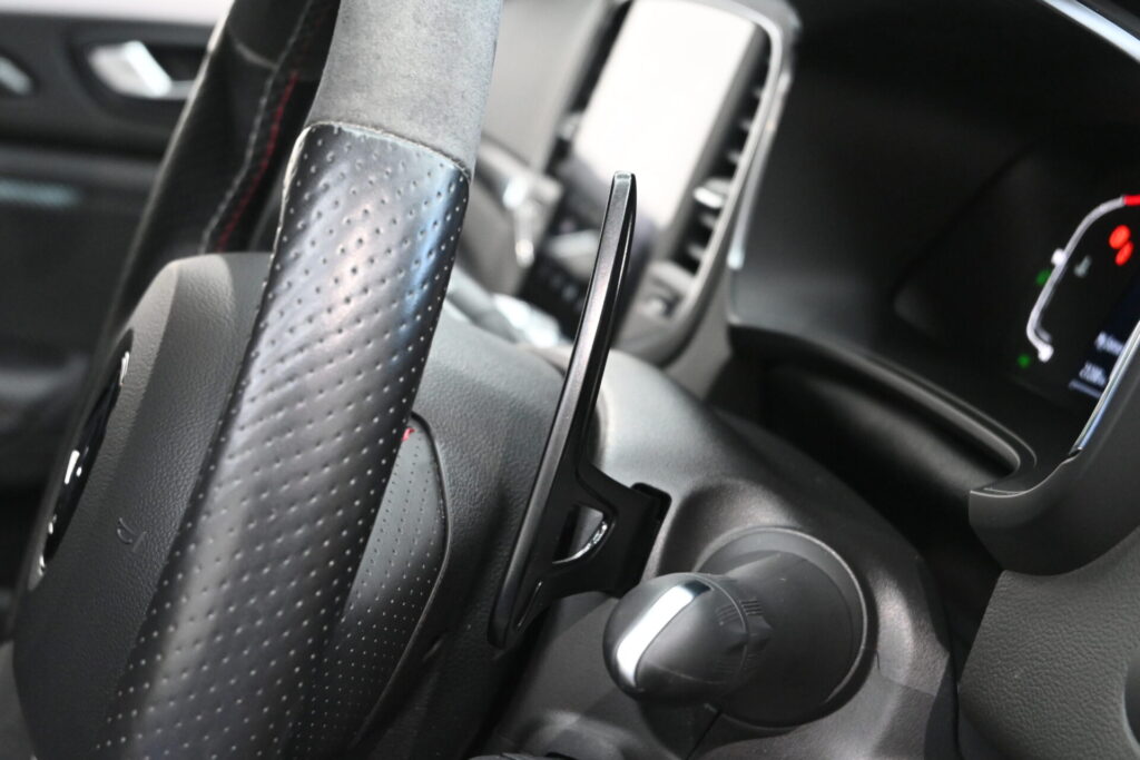 ルノー メガーヌ RSトロフィー スポーティさと実用性を両立した一台