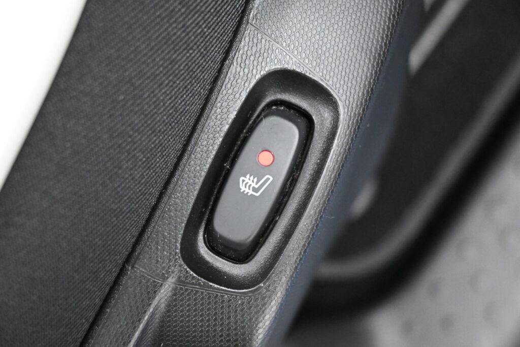 街乗りが楽しい！ルノー トゥインゴ インテンス キャンバストップ