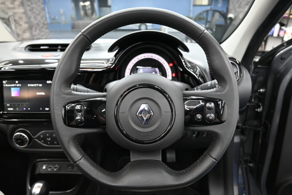 街乗りが楽しい！ルノー トゥインゴ インテンス キャンバストップ