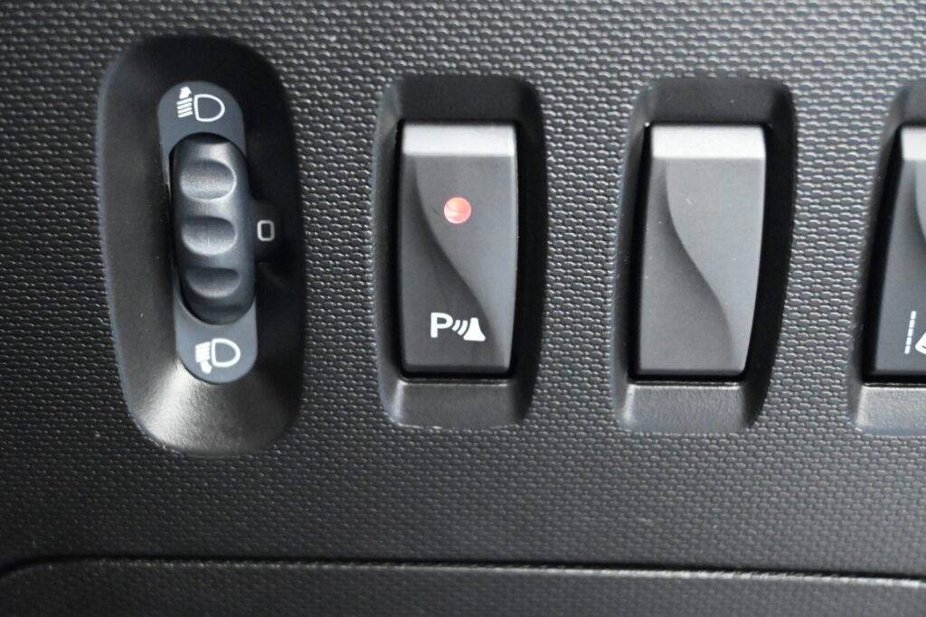 特別仕様車ルノー トゥインゴ ルコックスポルティフ 上質で遊び心ある一台