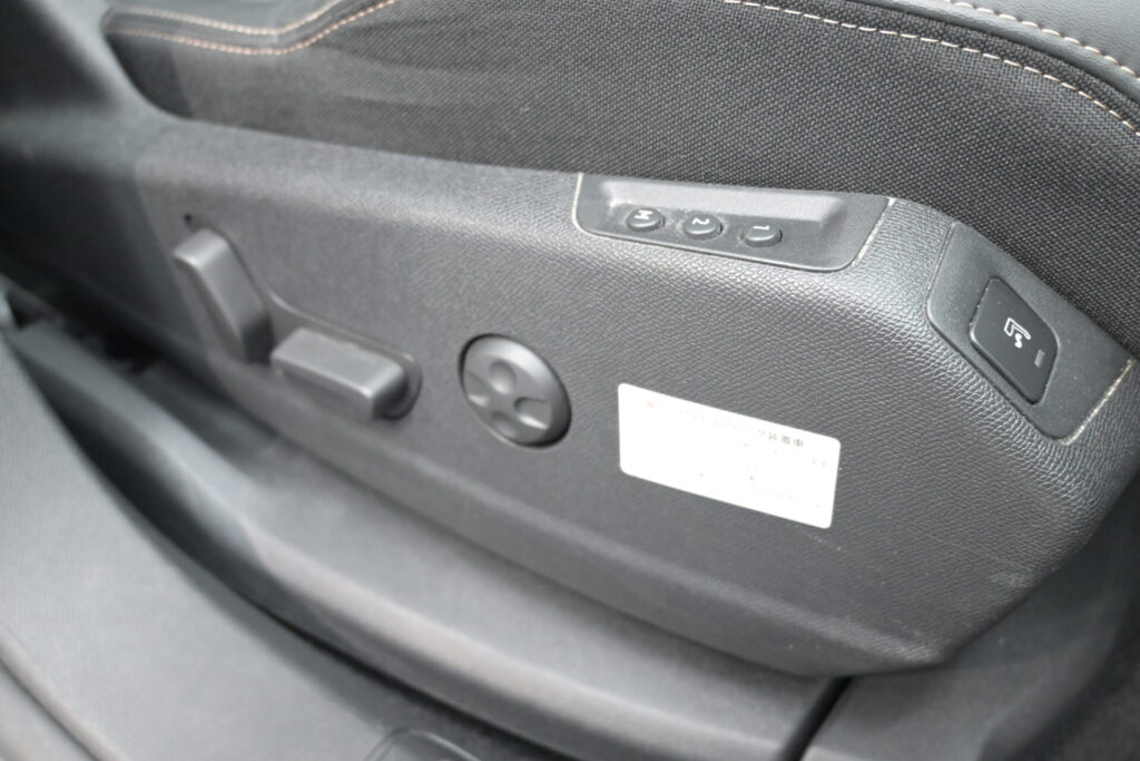 プジョー 5008 GT 安心装備と実用性のある一台