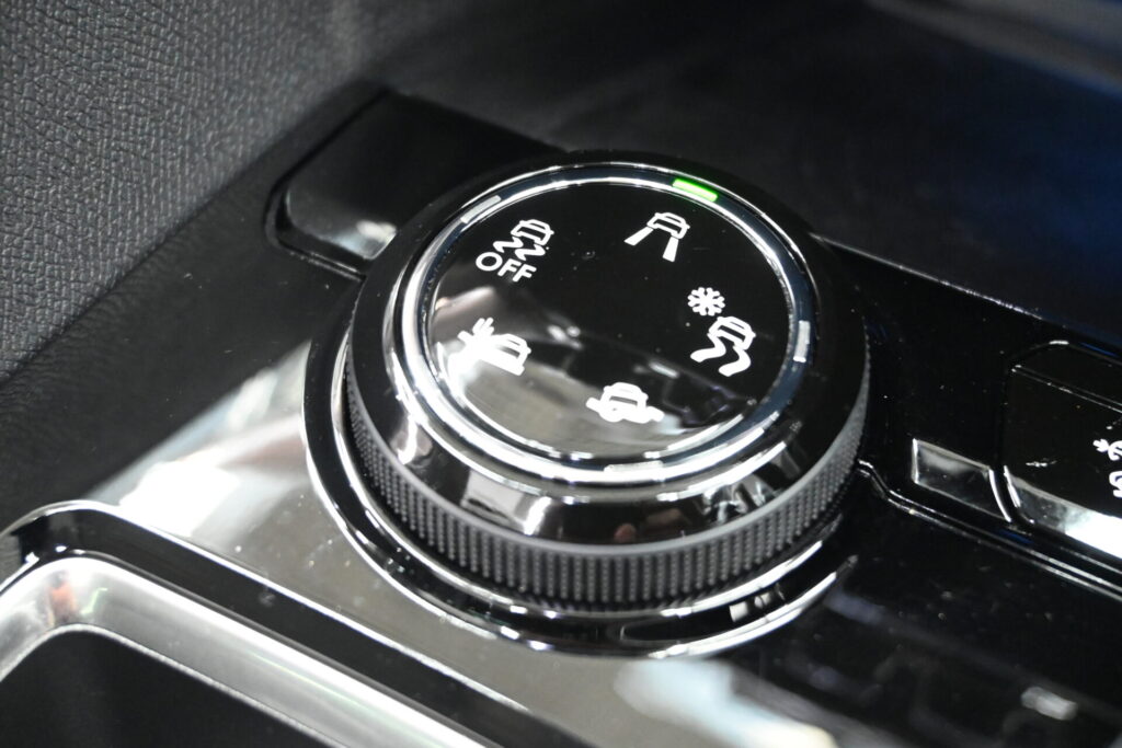 安心装備充実！プジョー 5008 クロスシティ BlueHDi の魅力