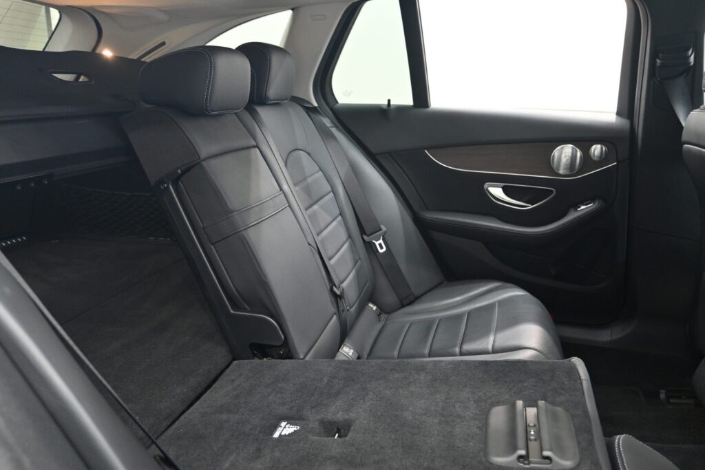 メルセデス・ベンツ C220d ワゴン 実用性と快適性を両立した一台