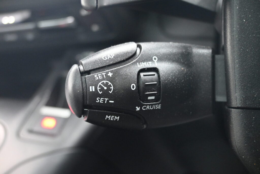 シトロエン ベルランゴ トリコ 実用性高いミニバンで日々の移動も快適