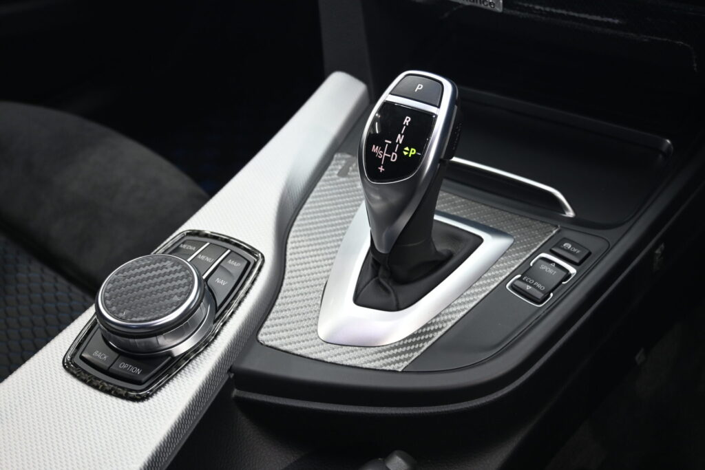 BMW 3シリーズ 320d ツーリング Mスポーツ 機能性と走りのバランスが魅力の1台