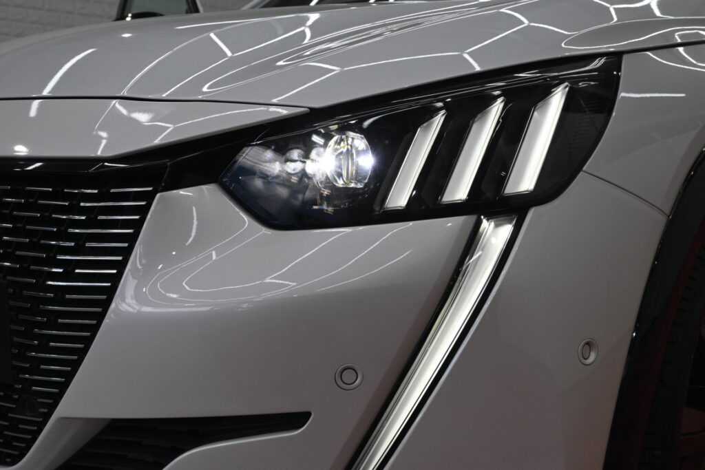 日常を快適にする プジョー 208 GT 人気の装備と安心感