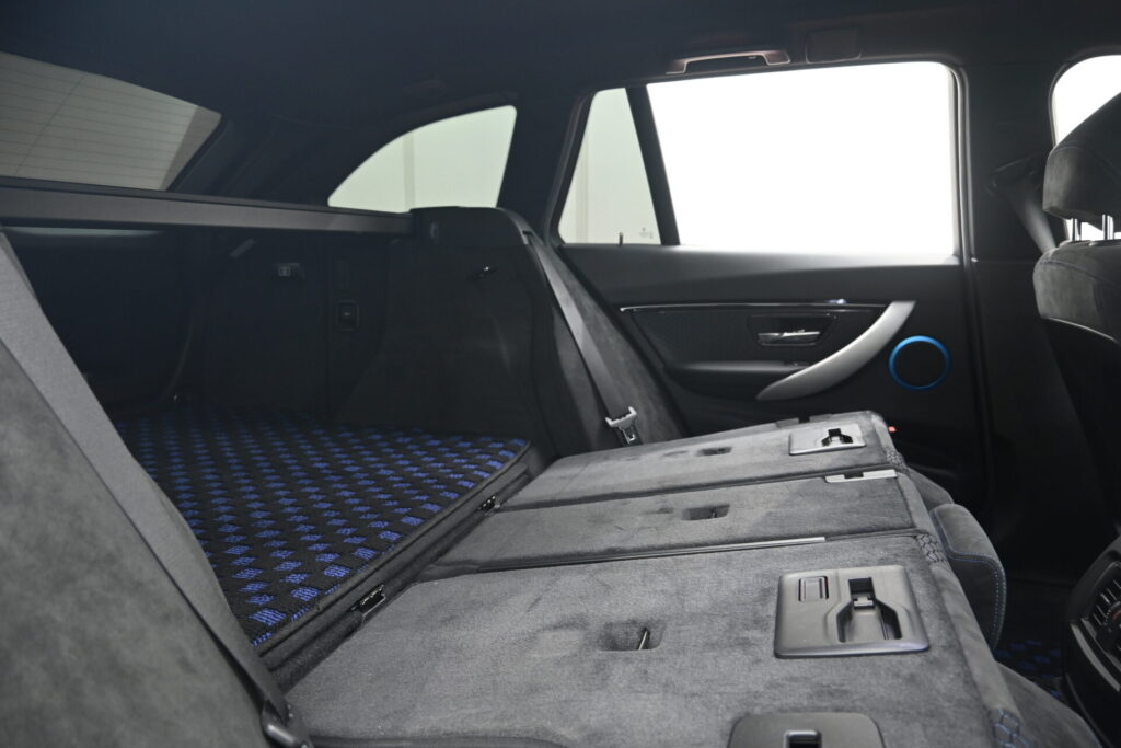 BMW 3シリーズ 320d ツーリング Mスポーツ 機能性と走りのバランスが魅力の1台