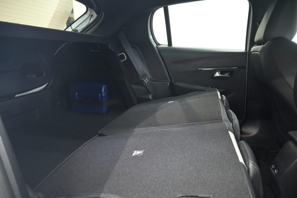 日常を快適にする プジョー 208 GT 人気の装備と安心感