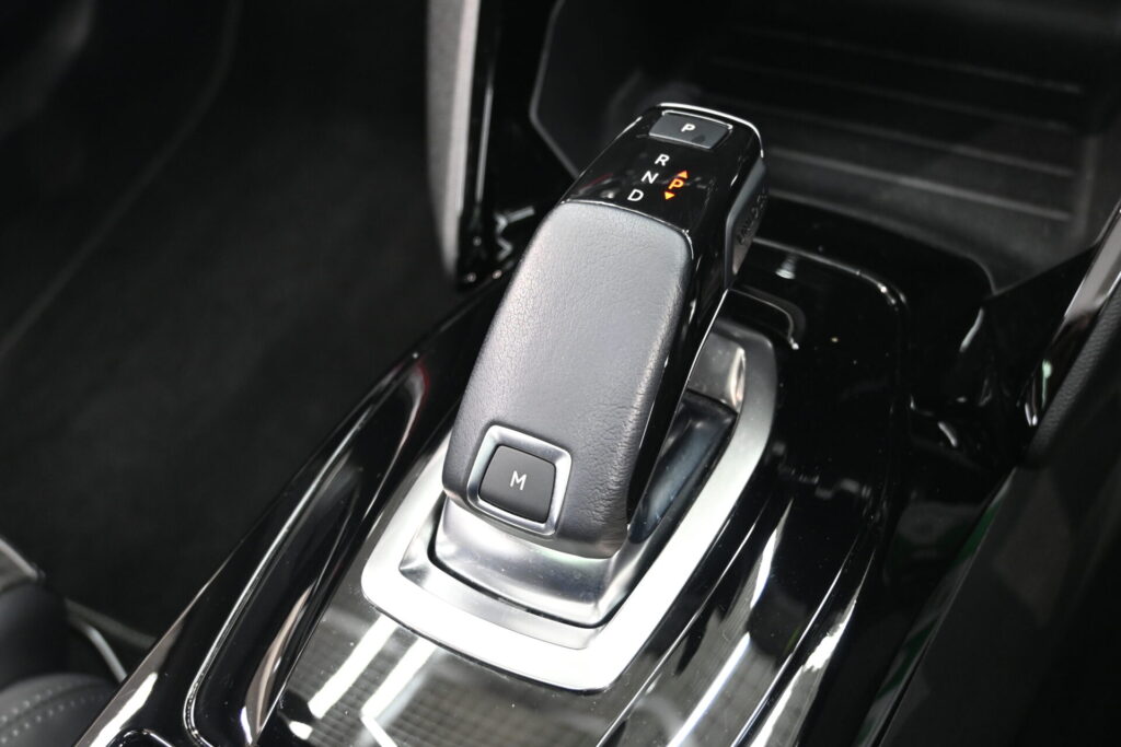 プジョー 2008 GT ドライブエディションで広がる快適ドライブ!