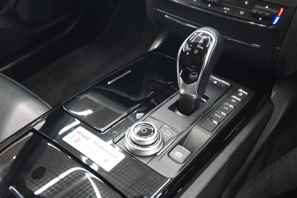 マセラティ ギブリ 限定60台 スカテナート ツーリングPの魅力