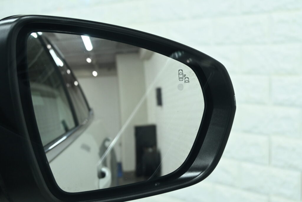 上質な1オーナー車 プジョー 3008 GT HYBRID4 の魅力をわかりやすくご紹介