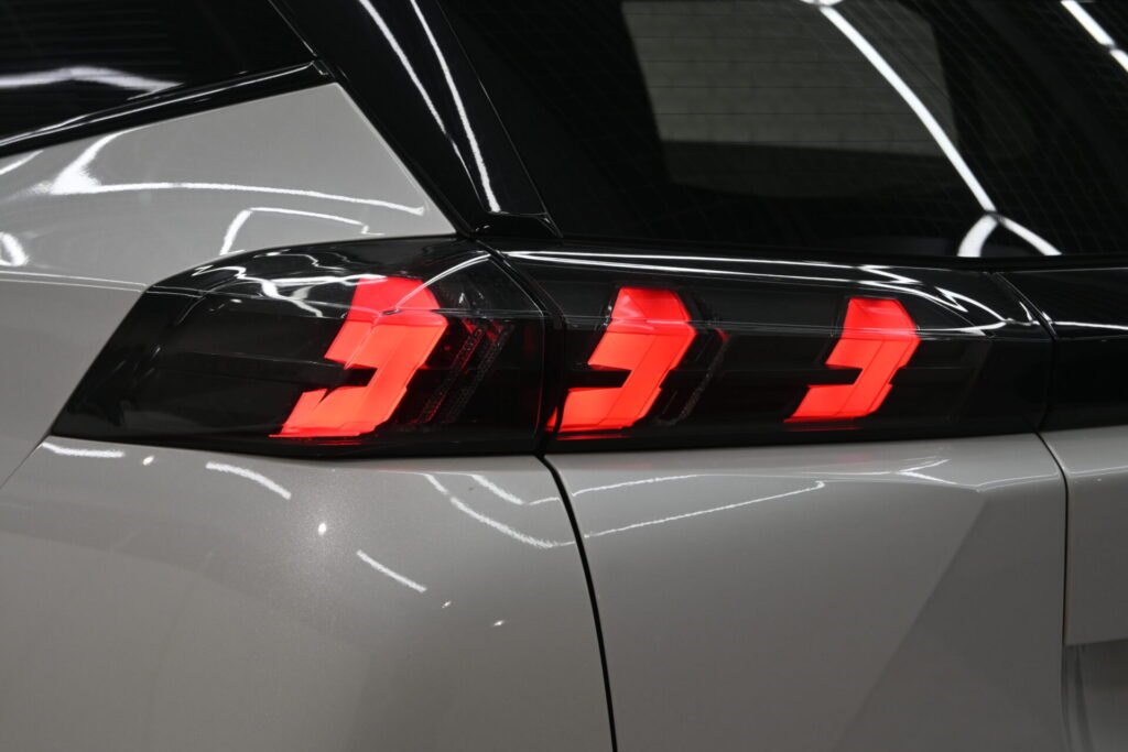 プジョー 2008 GT ドライブエディションで広がる快適ドライブ!