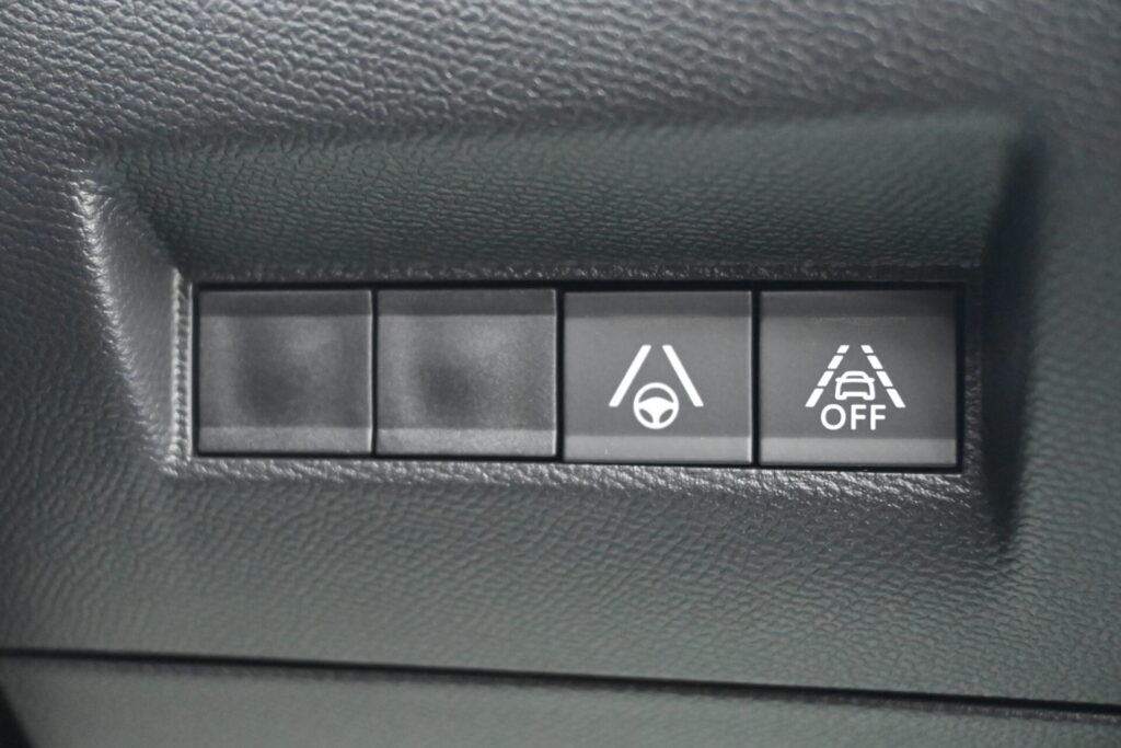 プジョー 2008 GT ドライブエディションで広がる快適ドライブ!