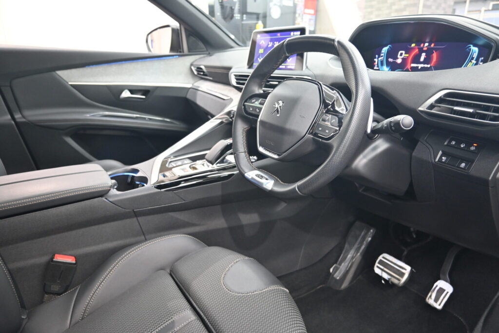 上質な1オーナー車 プジョー 3008 GT HYBRID4 の魅力をわかりやすくご紹介