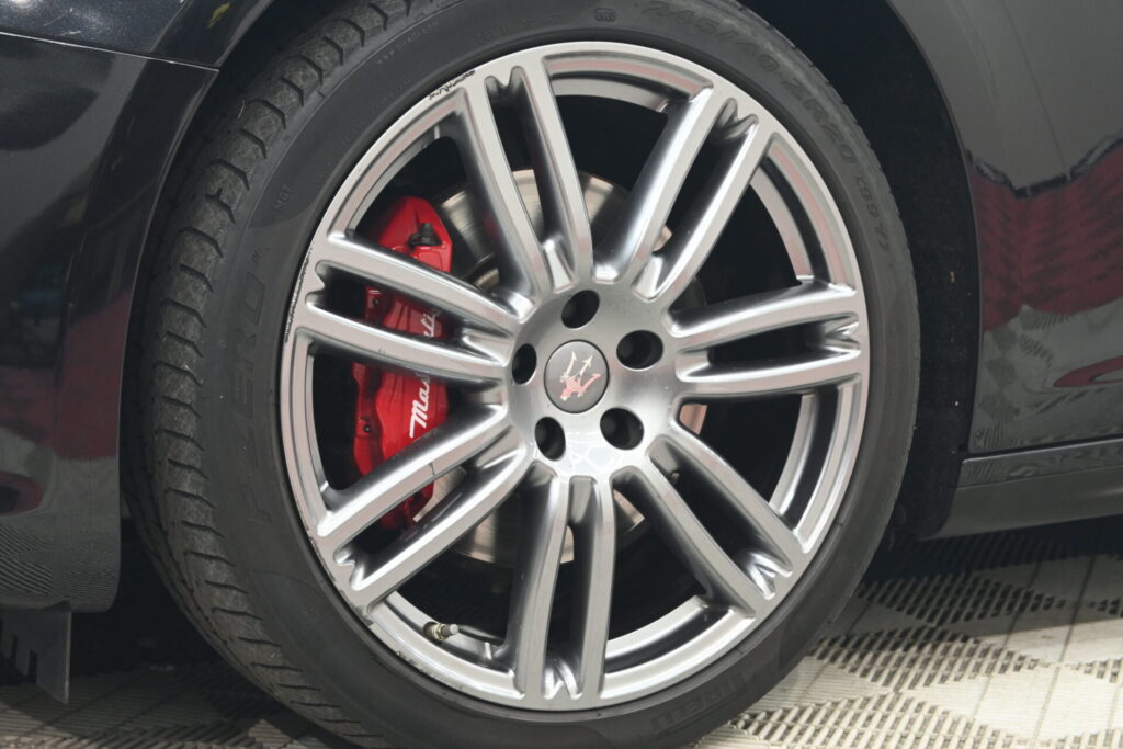 マセラティ ギブリ 限定60台 スカテナート ツーリングPの魅力