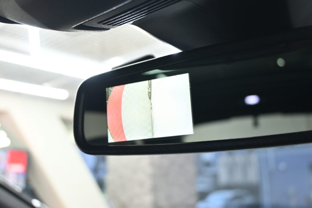 上質な1オーナー車 プジョー 3008 GT HYBRID4 の魅力をわかりやすくご紹介