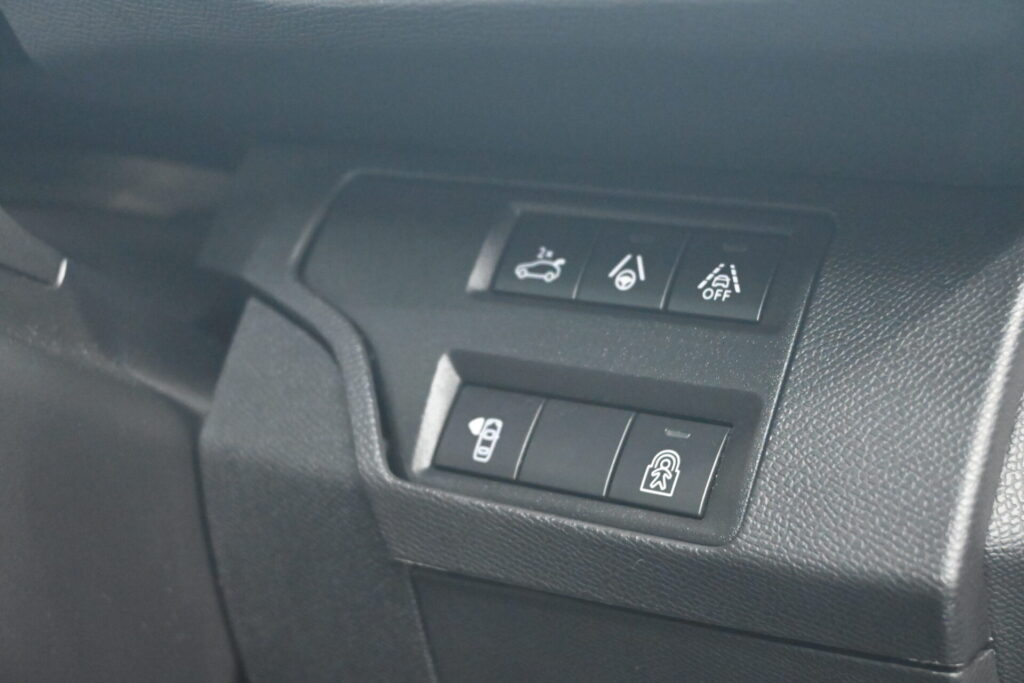 プジョー 3008 GT ブルーHDi 上質な装備と安心感が魅力の輸入中古SUV