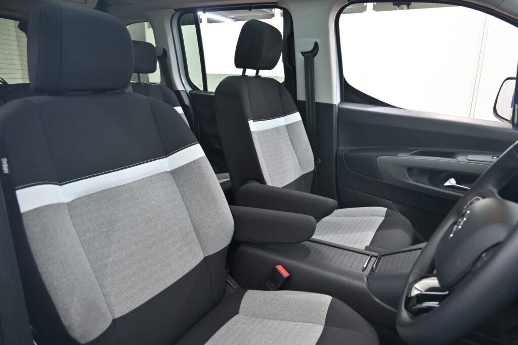 シトロエン ベルランゴ トリコ 実用性高いミニバンで日々の移動も快適