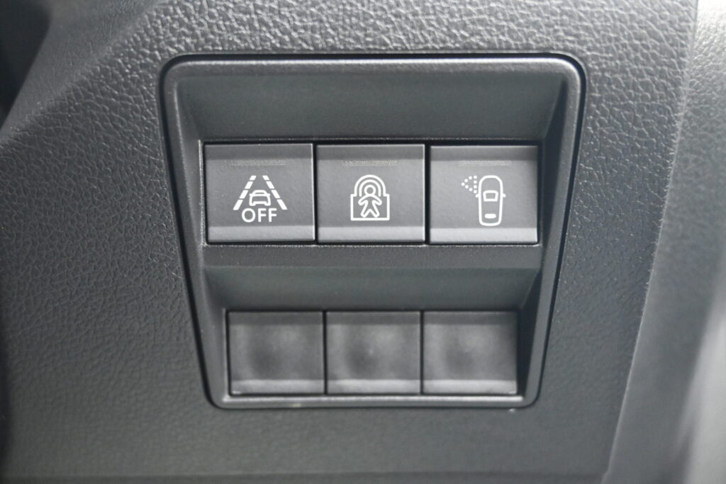 シトロエン ベルランゴ トリコ 実用性高いミニバンで日々の移動も快適