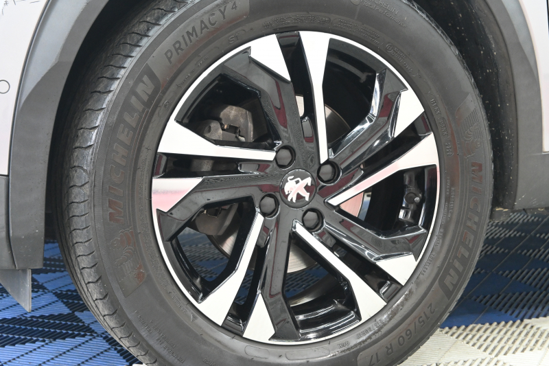 プジョー 2008 GTライン|パノラマルーフ付きコンパクトSUVの魅力