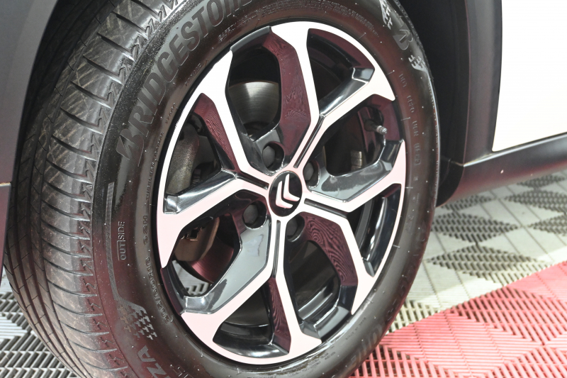 1オーナーのシトロエン C3 エアクロスSUV オレンジが入庫しました