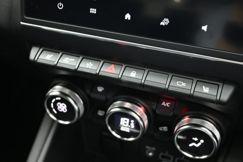 ルノー キャプチャー インテンス テックパックが入庫!快適装備が充実した人気SUV